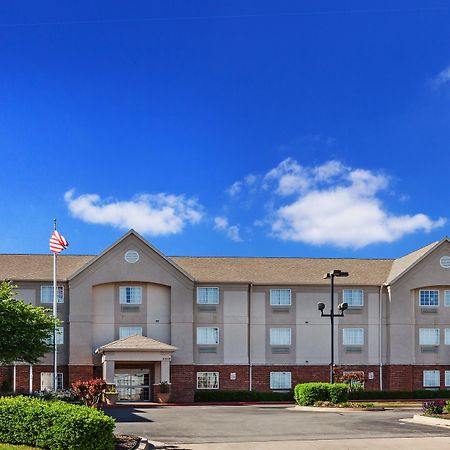 Candlewood Suites Tulsa Брокен-Ерров Екстер'єр фото